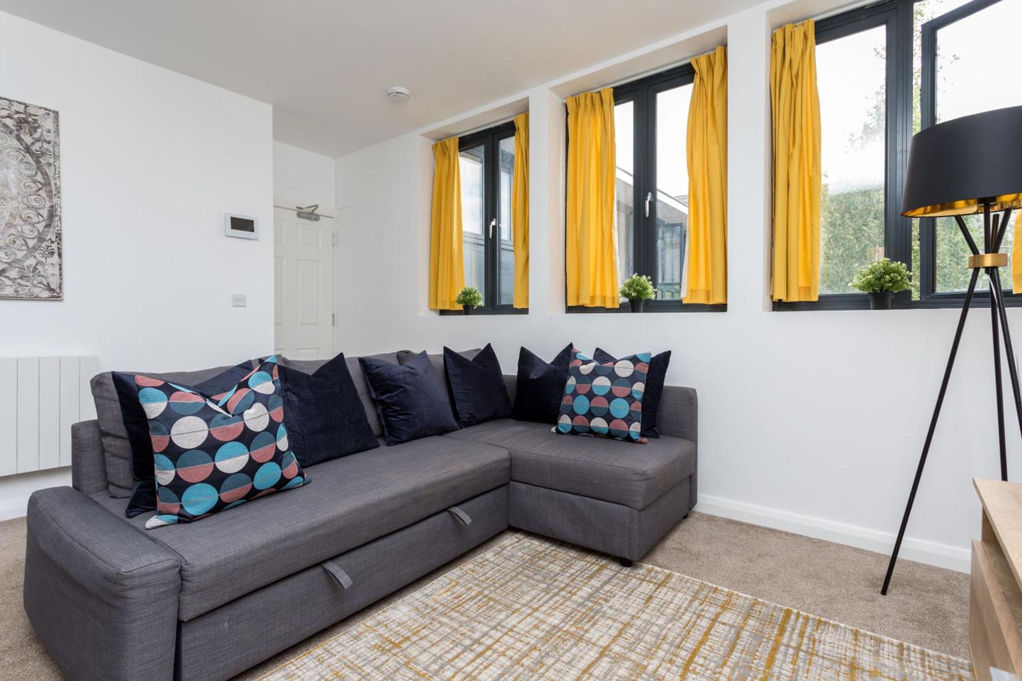 Flat 7- Spacious Studio Flat In The Heart Of Crawley Exteriör bild