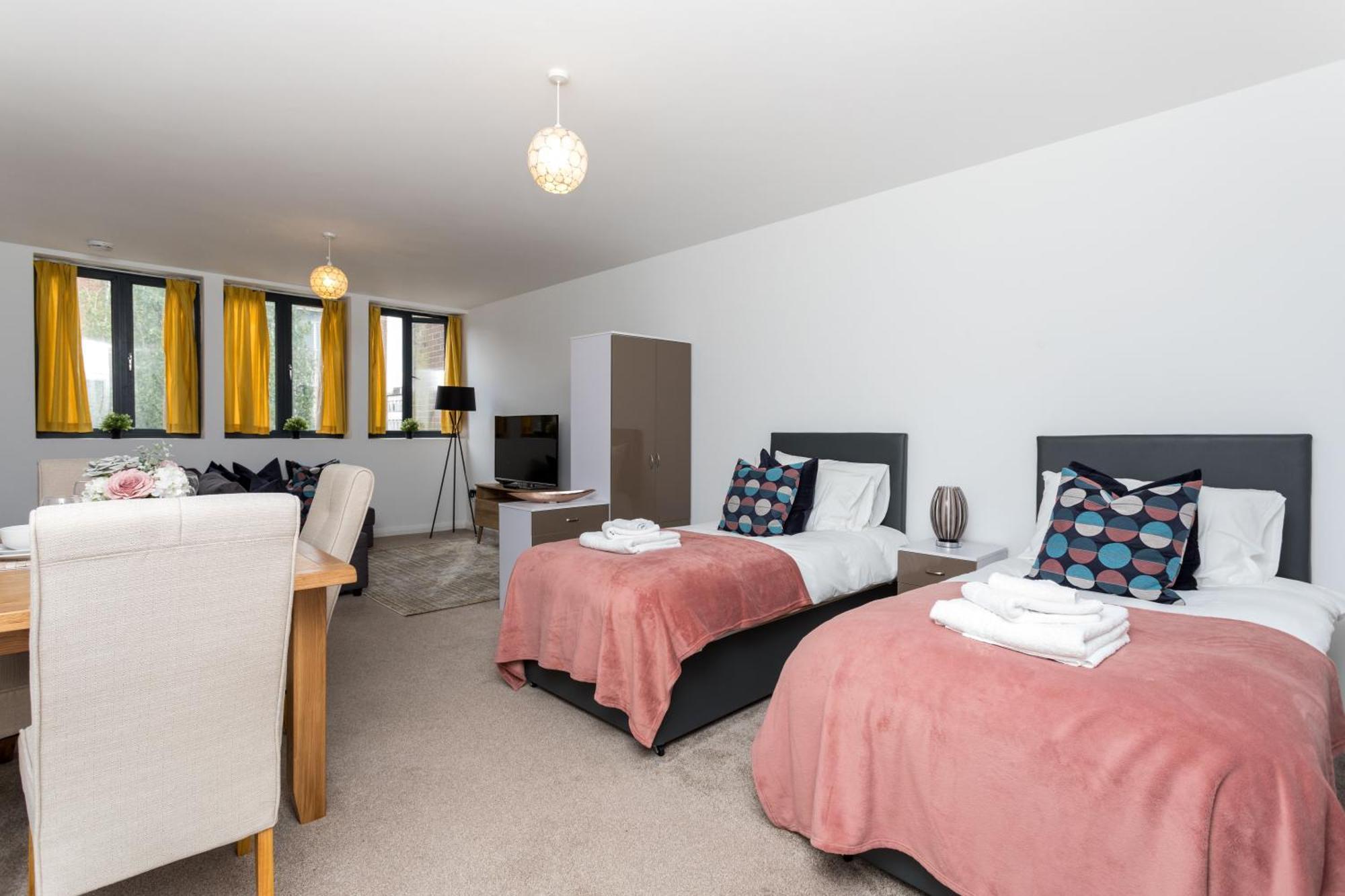 Flat 7- Spacious Studio Flat In The Heart Of Crawley Exteriör bild